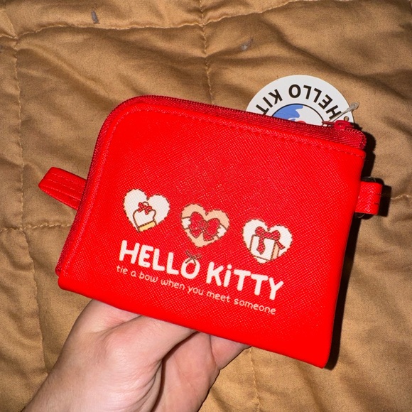 Hello kitty coin purse - Picture 2 of 3